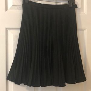 Ladies designer black pleated skirt